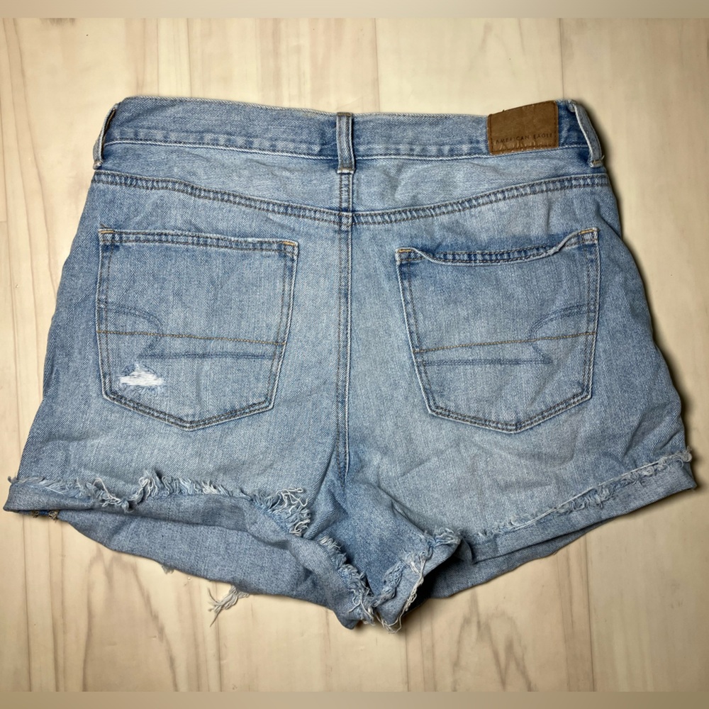 Americans Eagle Women’s Demin Mom Shorts